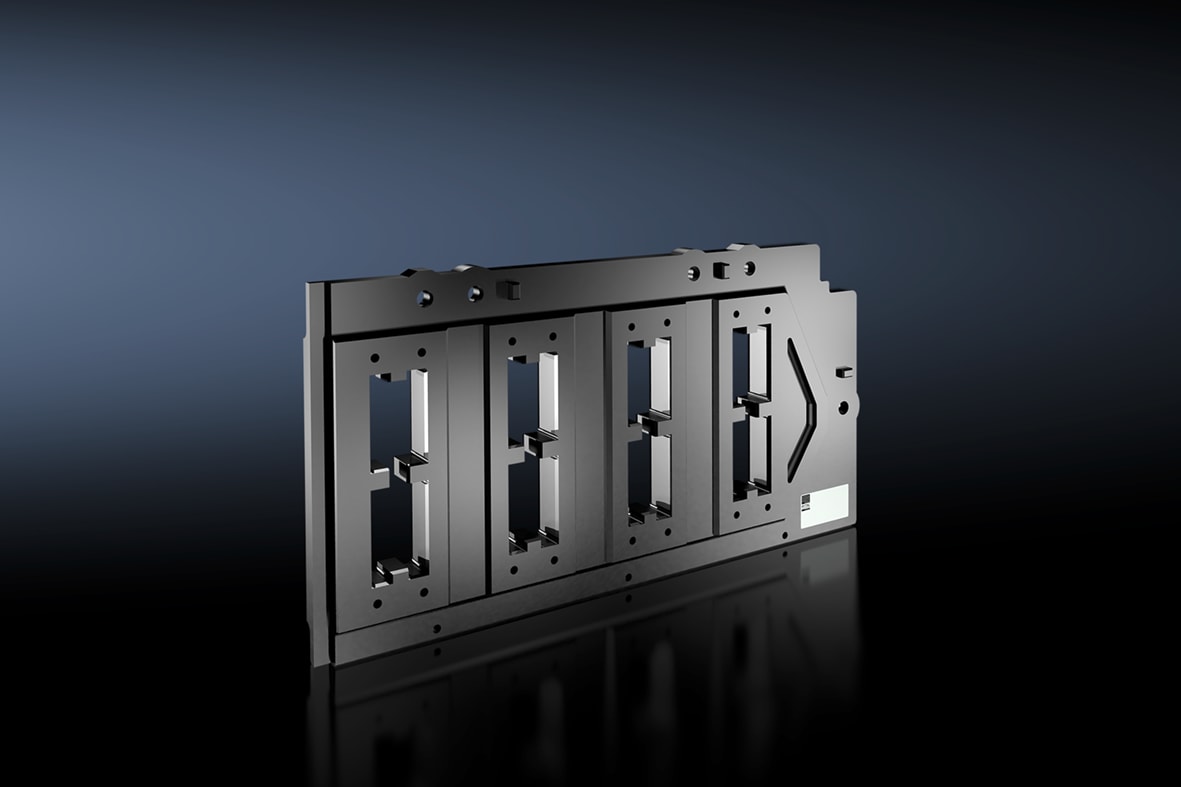 RITTAL - SV Supporto sbarre 4 poli pred. per giunzione sbarre per barre 50X10 mma tetto 9686030