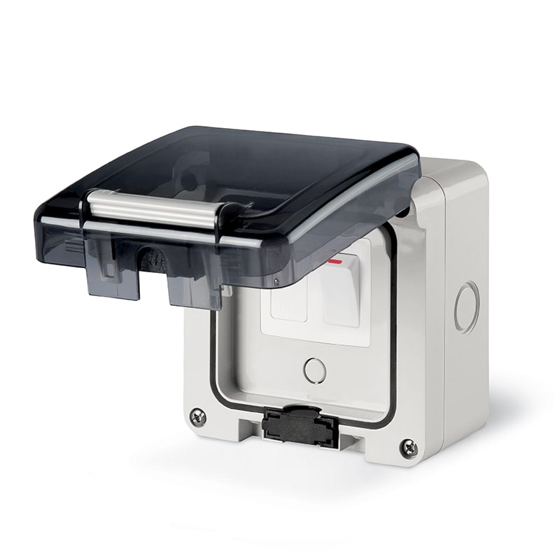 SCAME PARRE - SPUR UNIT 13A CON FUSE E INTER. PARETE