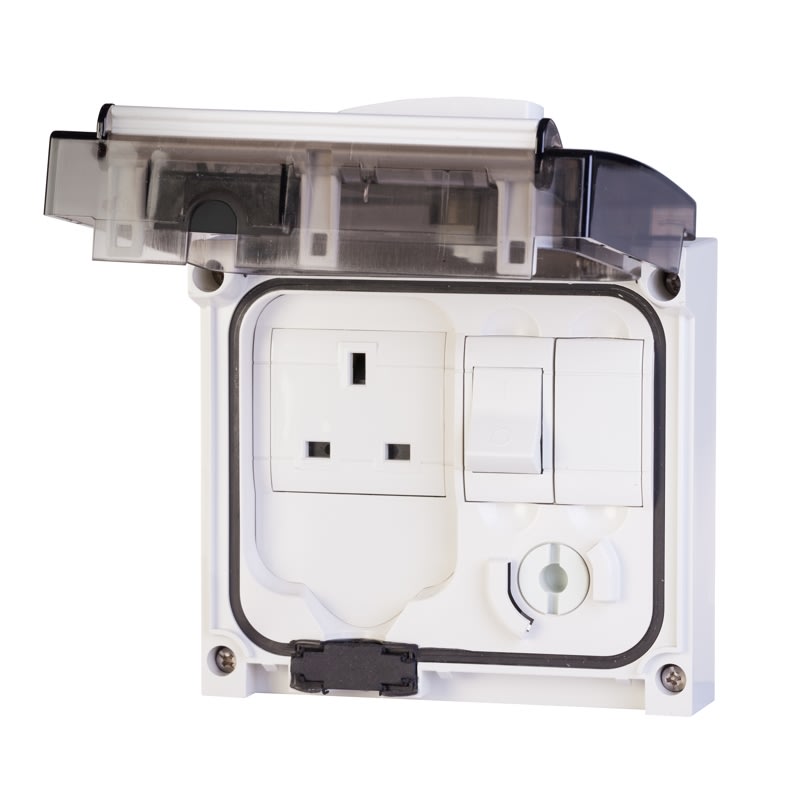 SCAME PARRE - PRESA OMNIAPLUS INGLESE BS1363 13A MT