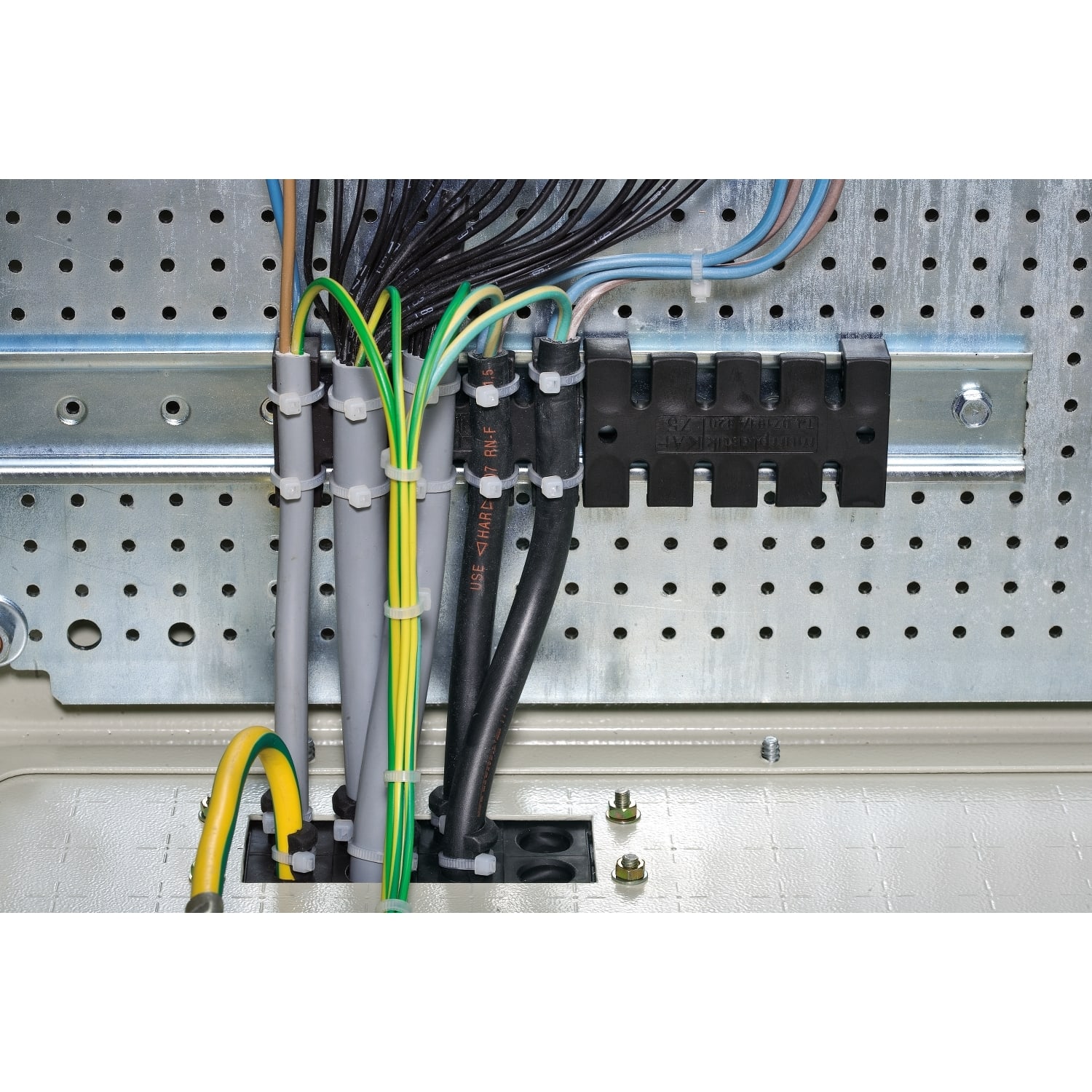 SCHNEIDER ELECTRIC - Supporto isolante cavi 140mm