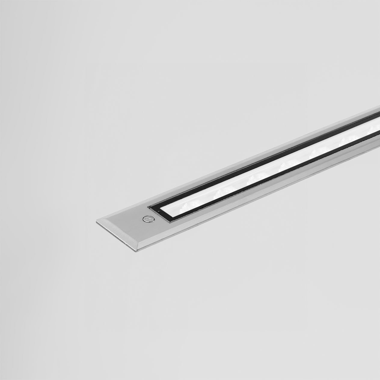 SIDE - LONGLIGHT GROUND MINI L.690MM 16W 666LM E9060-LBC