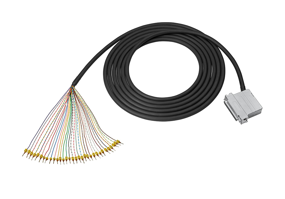 SIEMENS - cavo di collegamento schermato per SIMATIC ET200 SP HA da 37 poli D-Sub su estremità aperte con puntalini, con iscrizione 32 canali L = 3m, 0,34mm2