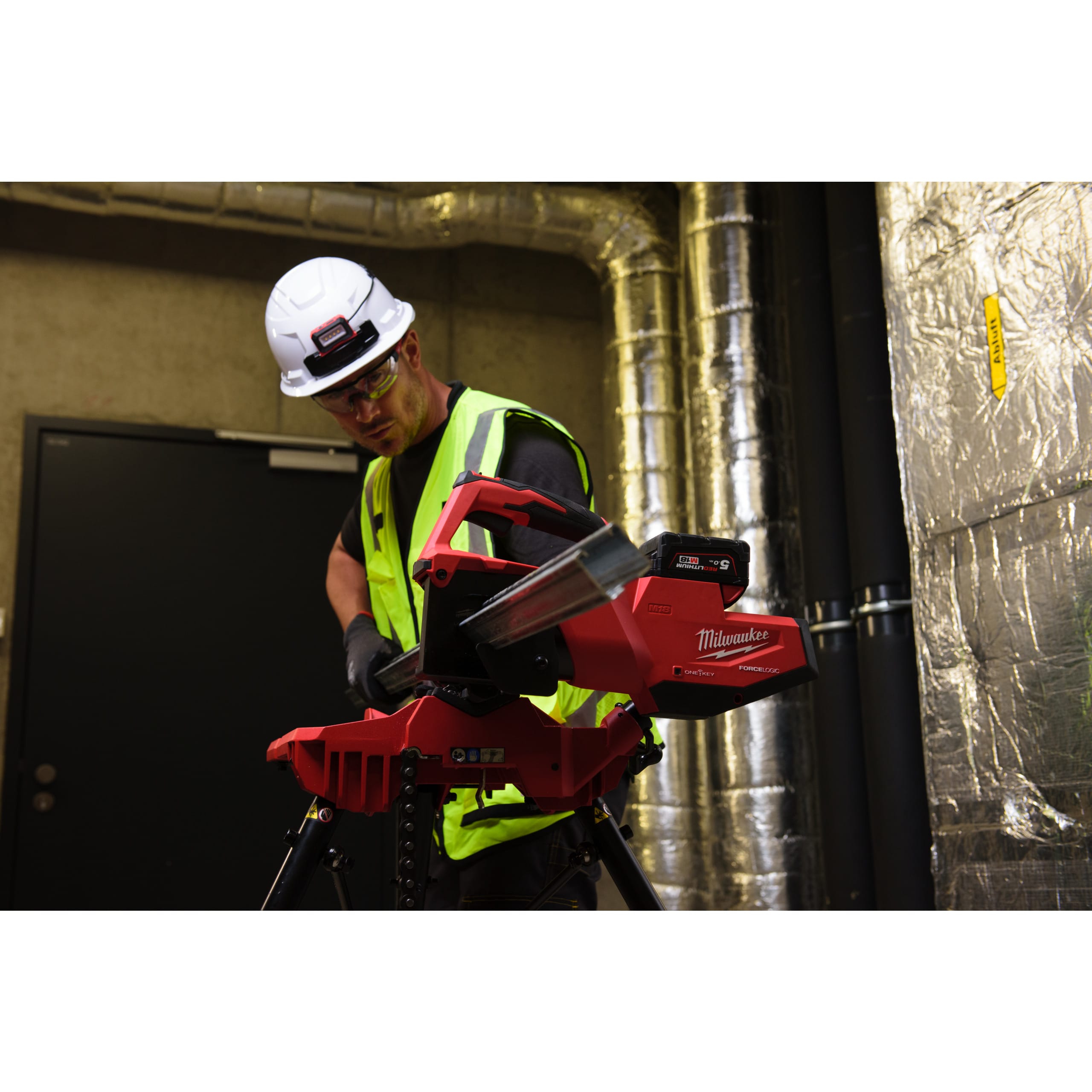 MILWAUKEE - BOLT100 ELMETTO NON VENT. BIANCO - 1PZ 4932479246