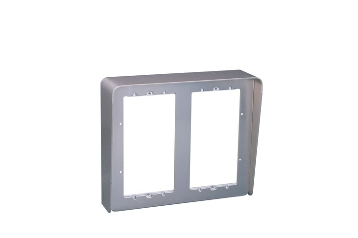 URMET - Custodia con telaio, visiera antipioggia, 2 file 4 moduli, Sinthesi S2, appoggio muro, cornice integrata.