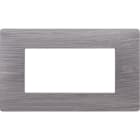 URMET - Placca Flexa in tecnopolimero con 4 moduli e finitura in alluminio spazzolato.