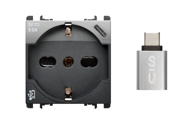 URMET - Presa P40 250V+USB 5V 3A AC con uscita Tipo C, 2 moduli, Nea, acciaio scuro.