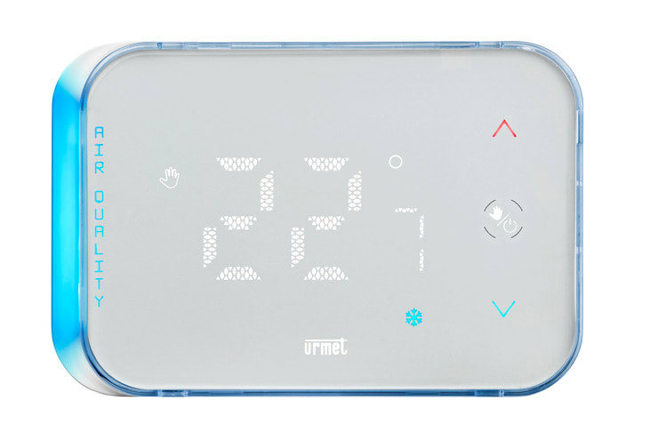 URMET - Cronotermostato connesso Wi-Fi per monitorare la qualità dell'aria e controllare internamente.