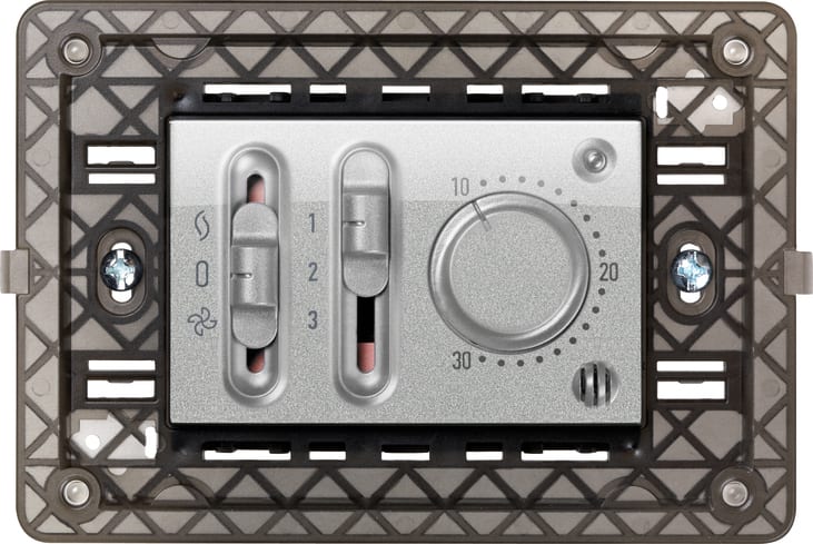 URMET - Termostato elettronico per fan-coil 3 moduli, scatola 503, 230Vac, Nea, alluminio.