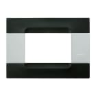 URMET - Placca tecnopolimero serie bianca Kàdra nero Auckland 3 moduli.