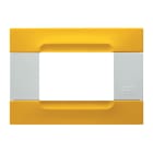 URMET - Placca tecnopolimero giallo lisbona 3 moduli Kàdra serie bianca.