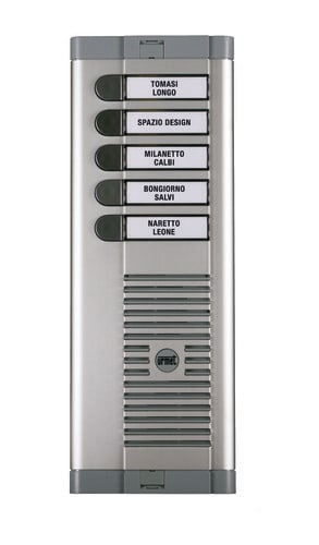 URMET - Pulsantiera 5 pulsanti su 1 fila con posto esterno, predisposta per esterno, in materiale 925. 925/105