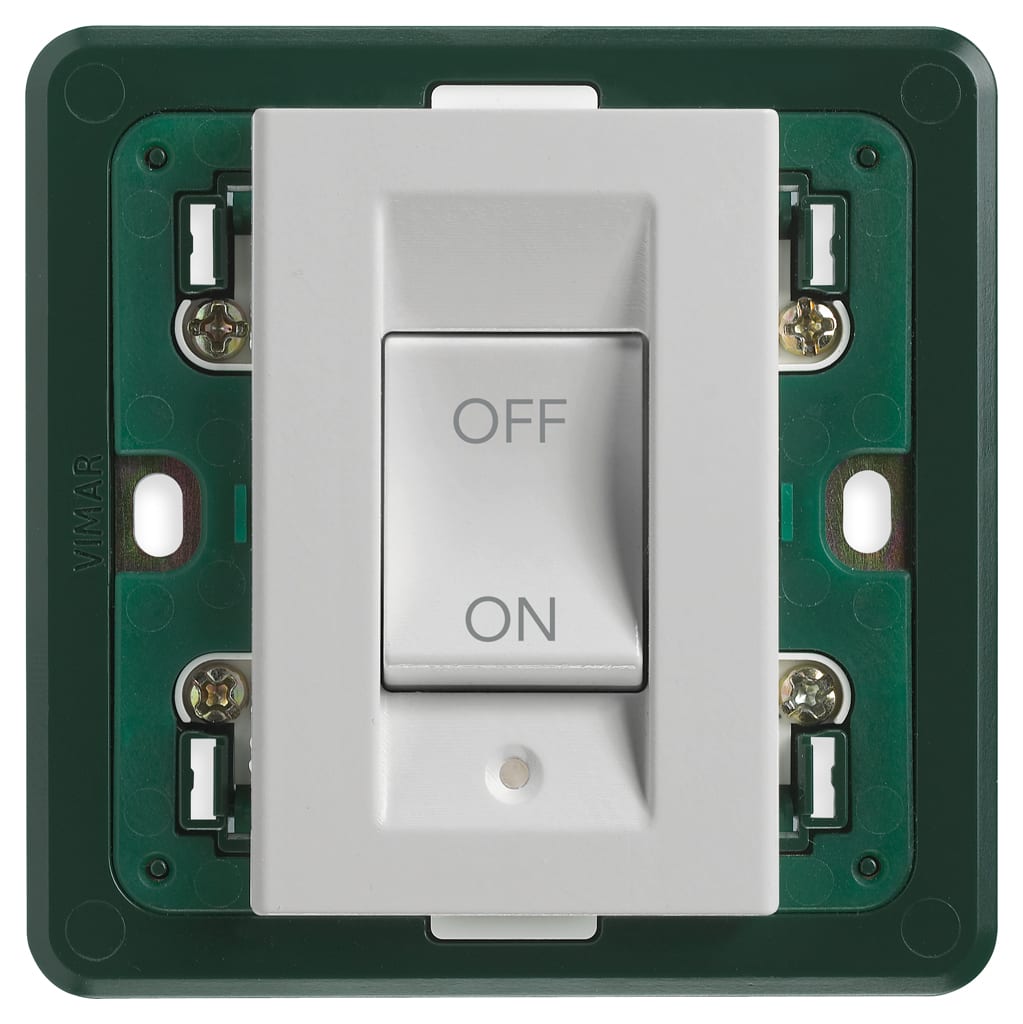 VIMAR - Interruttore 2P 45A Silver Illuminabile con Supporto per Installazione in Scatole Quadrate Bs e Placca 3 Moduli Silver 14018.SL