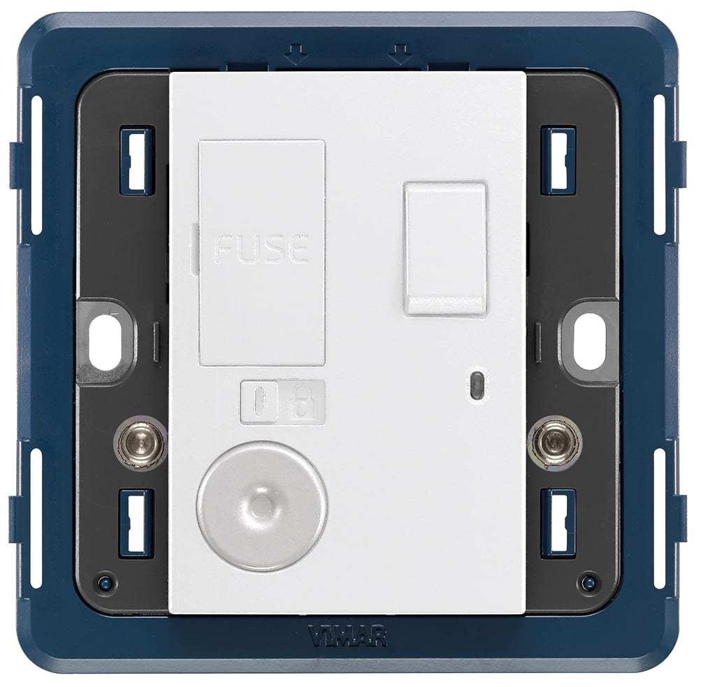 VIMAR - Unità di connessione 13A 250V con interruttore 2P, spia luminosa, uscita cavo, fusibile, supporto per scatole BS, da completare con placca 3 moduli, bianco.