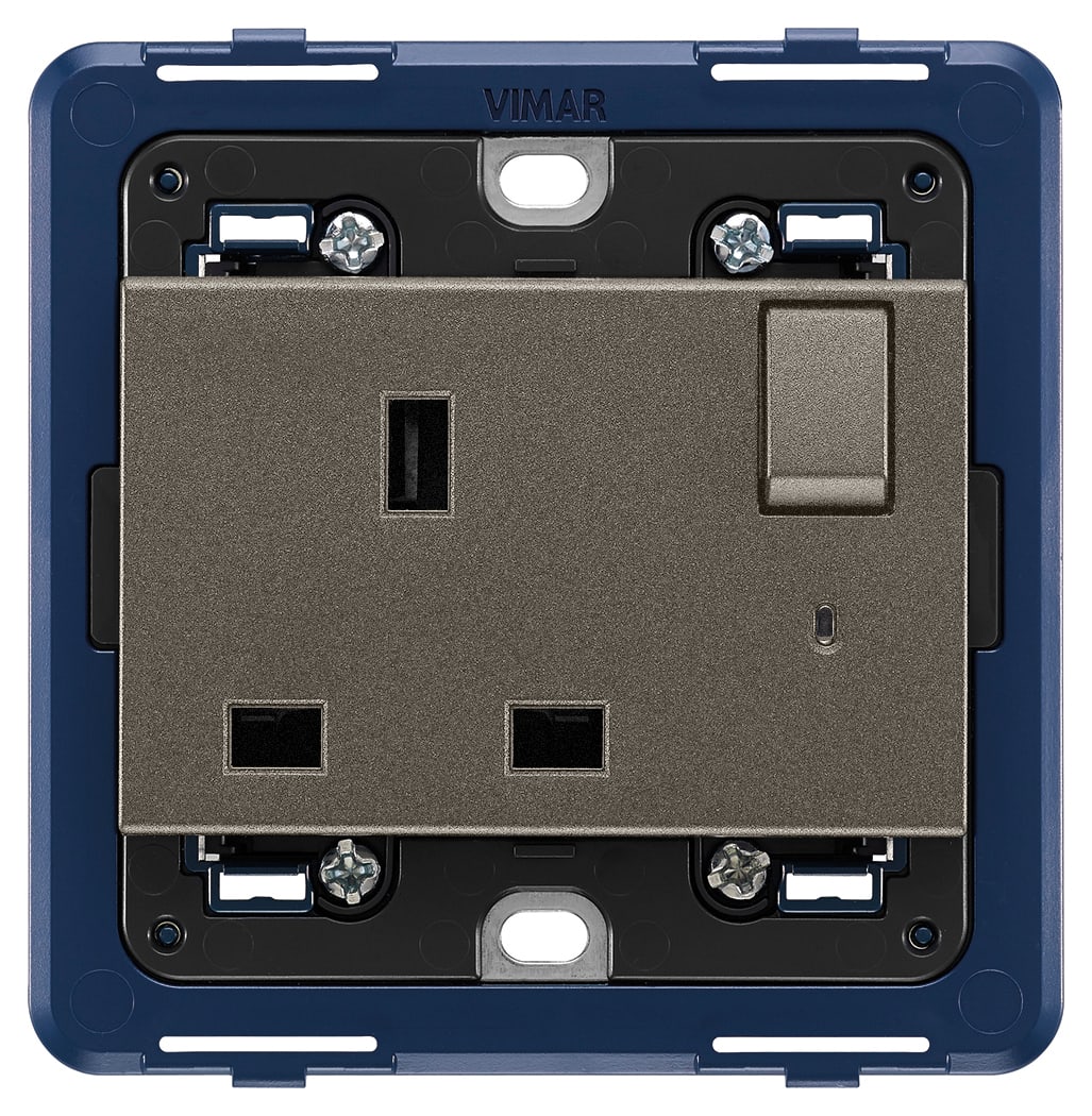VIMAR - PRESA 2P+T 13A INGLESE INTER+SPIA METAL