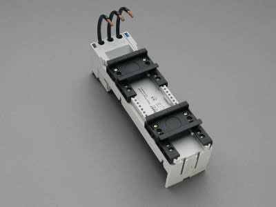 WOEHNER ELECTROTECHNICAL SYSTEMS - ADATT. EC 32A, 54MM, 2DIN, SIS.60, L=200