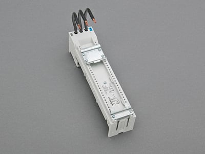 WOEHNER ELECTROTECHNICAL SYSTEMS - ADATT. EC 32A X AVVIAT.3RA6, 45X200,SIS6 32588000